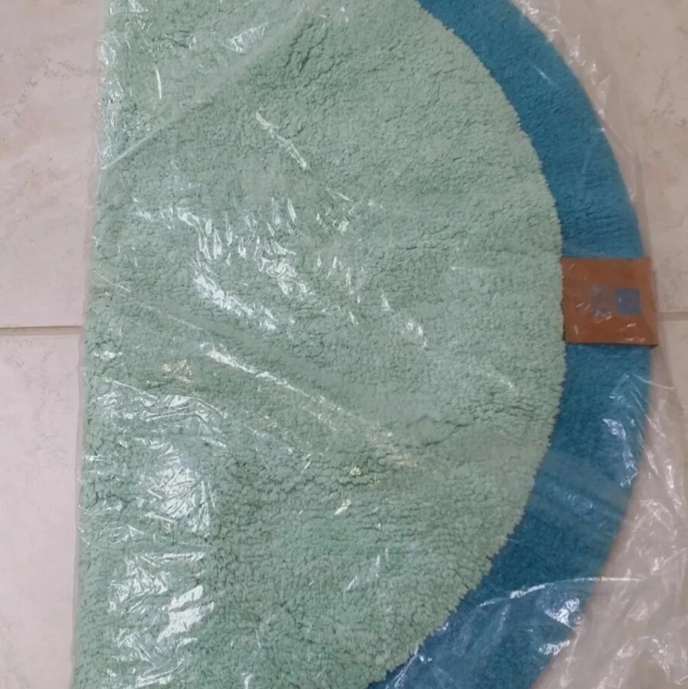 🦋 POTTERY BARN TEEN SPOT-ON BATH MAT 🦋